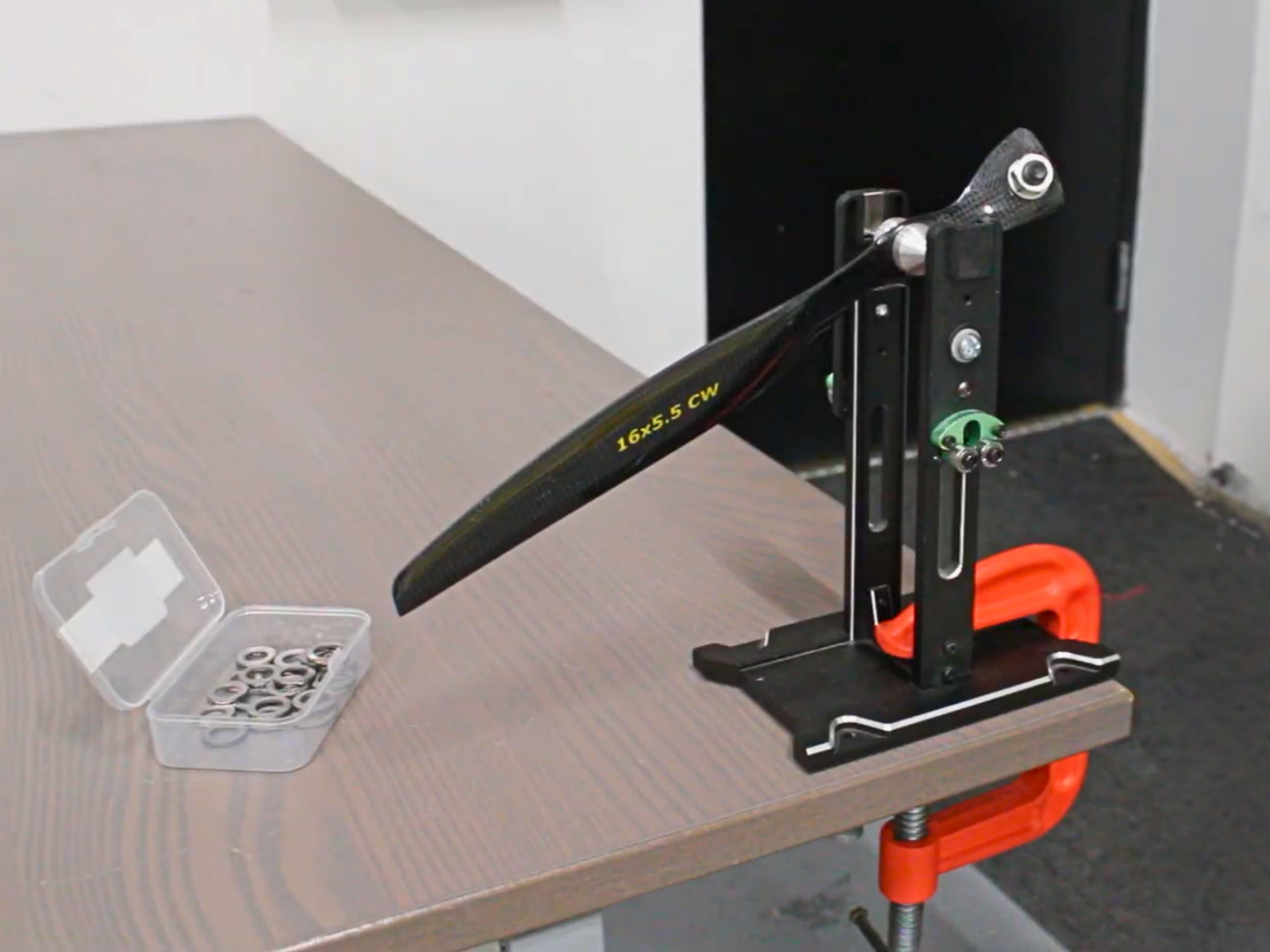 how to balance a single blade propeller